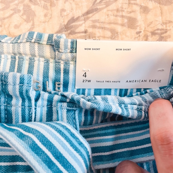 American Eagle Mom Shorts - Picture 4 of 6